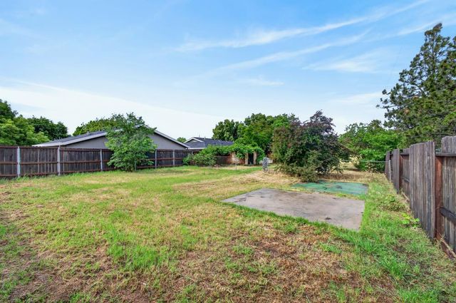 2600 Connie Dr, Sacramento, CA 95815