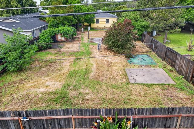 2600 Connie Dr, Sacramento, CA 95815