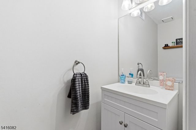 3203 French Dr, Bridgewater Twp., NJ 08807