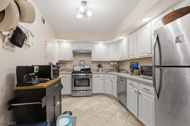 3203 French Dr, Bridgewater Twp., NJ 08807