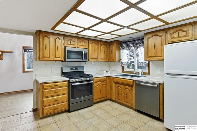 2103 Morrie Drive, Bellevue, NE 68123