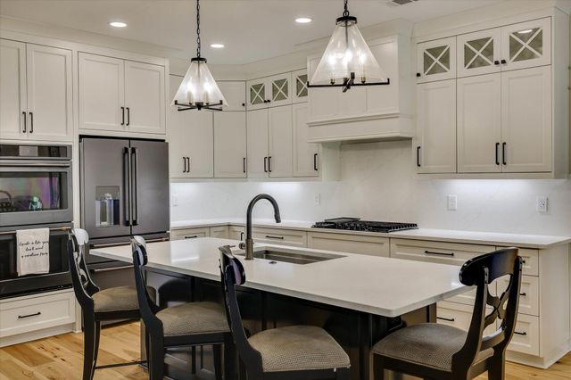 212 Pirates Cove, Mccormick, SC 29835