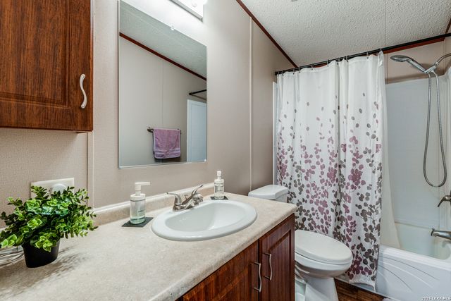 1824 Live Oak Dr, Canyon Lake, TX 78133