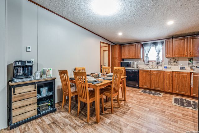 1824 Live Oak Dr, Canyon Lake, TX 78133