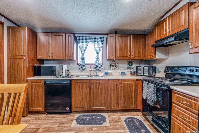1824 Live Oak Dr, Canyon Lake, TX 78133