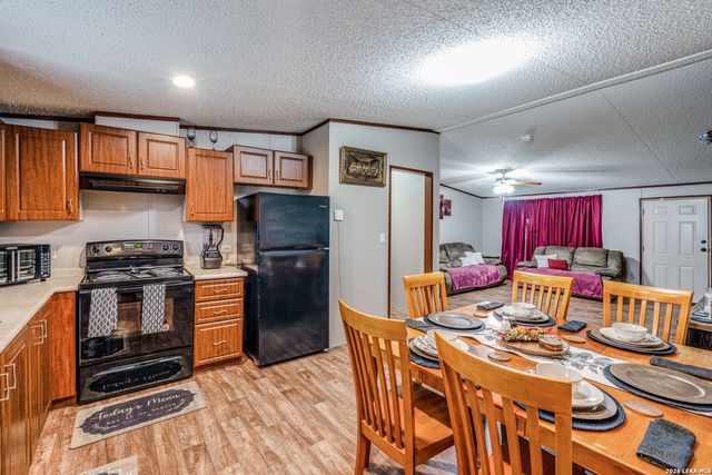 1824 Live Oak Dr, Canyon Lake, TX 78133