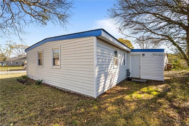 200 Velva DR, Chesapeake, VA 23325