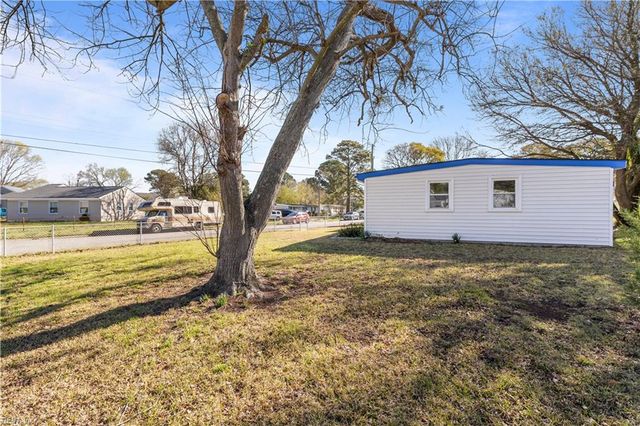 200 Velva DR, Chesapeake, VA 23325