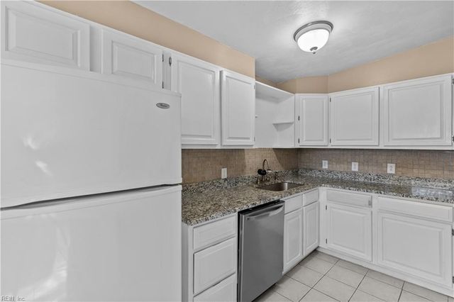 200 Velva DR, Chesapeake, VA 23325