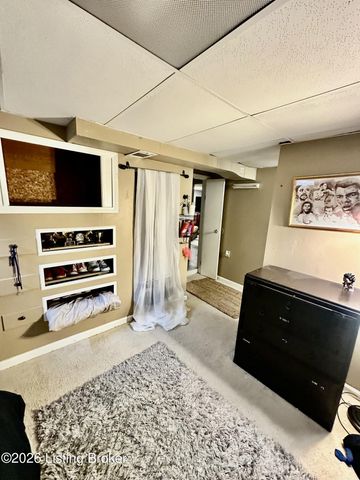 1815 Roosevelt Ave, Louisville, KY 40242