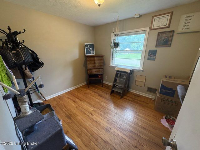 1815 Roosevelt Ave, Louisville, KY 40242