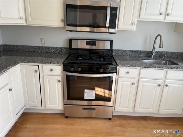 50 Mencel Circle C, Bridgeport, CT 06610