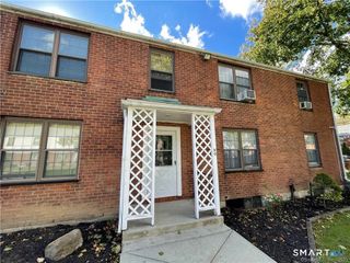 50 Mencel Circle C, Bridgeport, CT 06610