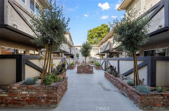 1914 Corinth Avenue 201, Los Angeles, CA 90025