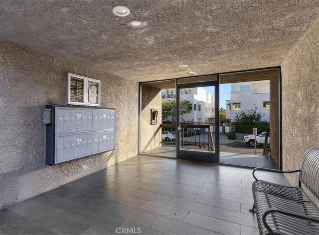 1914 Corinth Avenue 201, Los Angeles, CA 90025