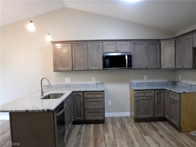 16298 Weathervane Drive, Middlefield, OH 44062