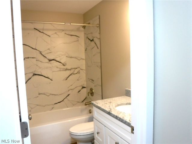 16298 Weathervane Drive, Middlefield, OH 44062