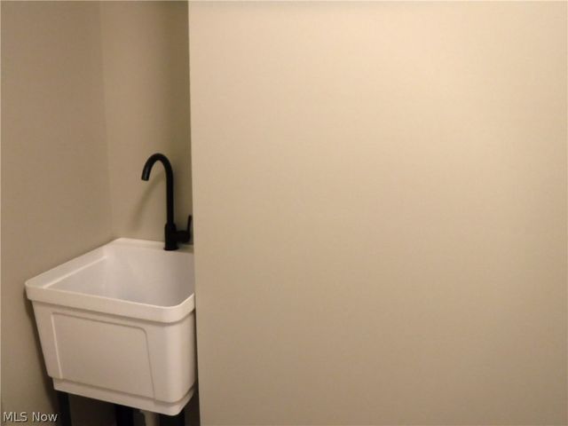 16298 Weathervane Drive, Middlefield, OH 44062