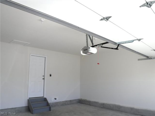 16298 Weathervane Drive, Middlefield, OH 44062