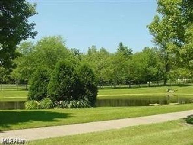 16298 Weathervane Drive, Middlefield, OH 44062