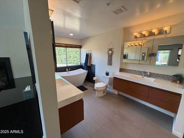 8361 E VIA DE ENCANTO --, Scottsdale, AZ 85258