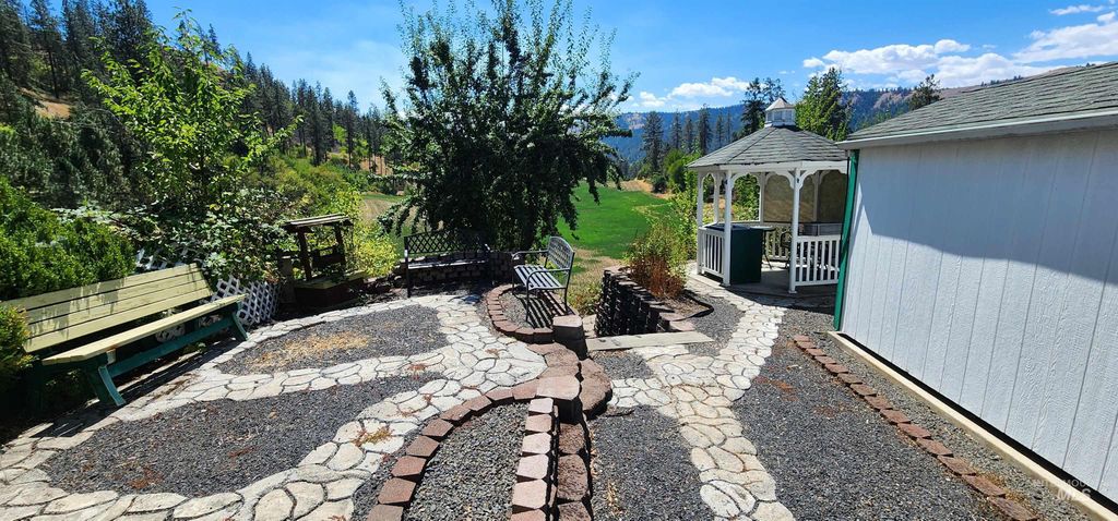 102 Chief Lawyer St, Kamiah, ID 83536 photo 4