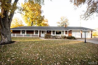 1300 Duval Drive, Godfrey, IL 62035