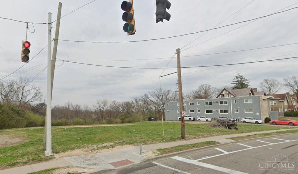 2570 Harrison Avenue, Cincinnati, OH 45211