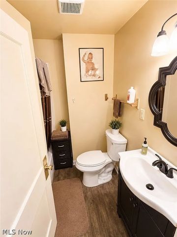 9520 Nelson Avenue, Cleveland, OH 44105