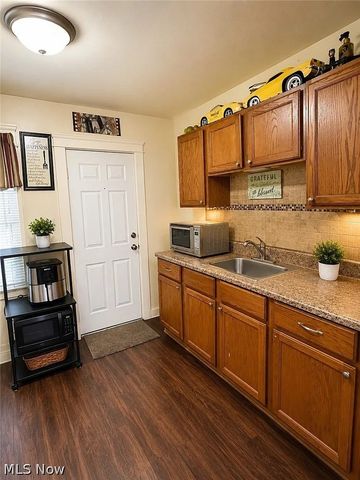 9520 Nelson Avenue, Cleveland, OH 44105