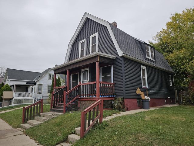 1526 W Groeling AVENUE, Milwaukee, WI 53206