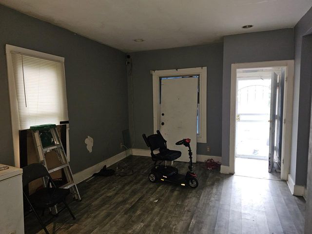 1526 W Groeling AVENUE, Milwaukee, WI 53206