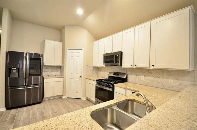 2211 Bright Sunrise Trail, Fresno, TX 77545