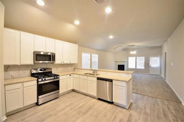 2211 Bright Sunrise Trail, Fresno, TX 77545