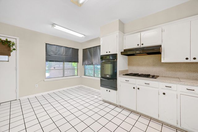 205 N Union Street, Whitesboro, TX 76273