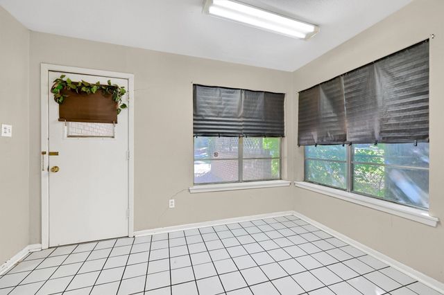 205 N Union Street, Whitesboro, TX 76273