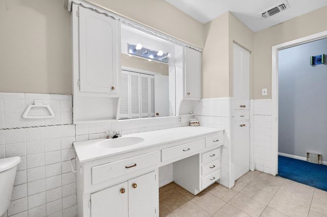 205 N Union Street, Whitesboro, TX 76273