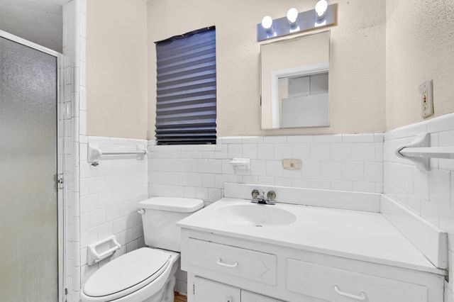 205 N Union Street, Whitesboro, TX 76273