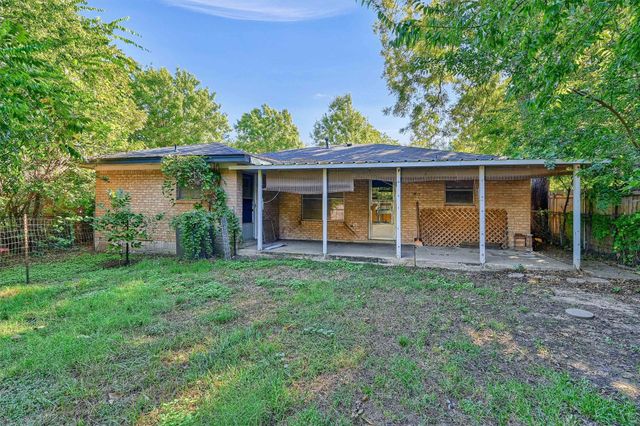205 N Union Street, Whitesboro, TX 76273