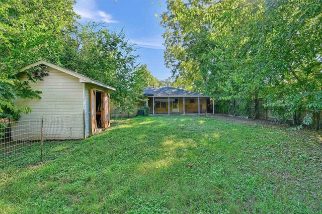 205 N Union Street, Whitesboro, TX 76273