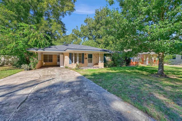 205 N Union Street, Whitesboro, TX 76273