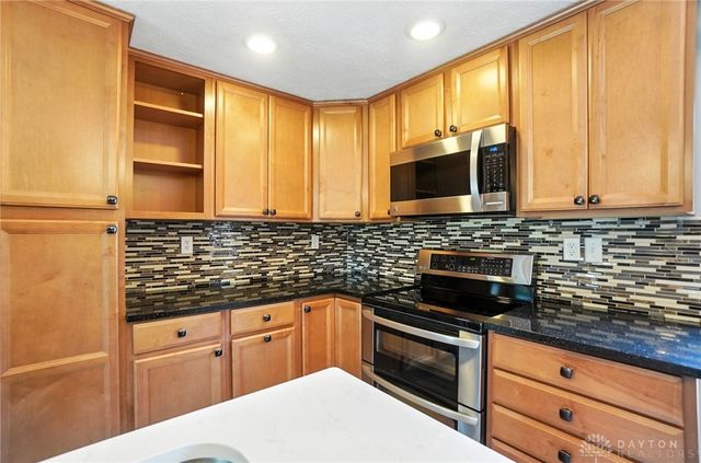 6045 Pine Glen Lane, Dayton, OH 45424