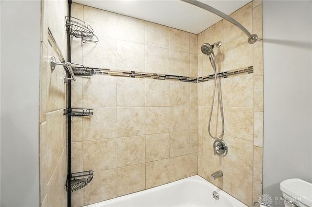 6045 Pine Glen Lane, Dayton, OH 45424