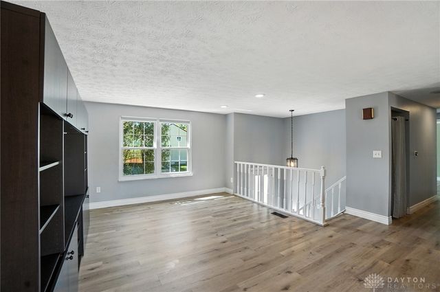 6045 Pine Glen Lane, Dayton, OH 45424