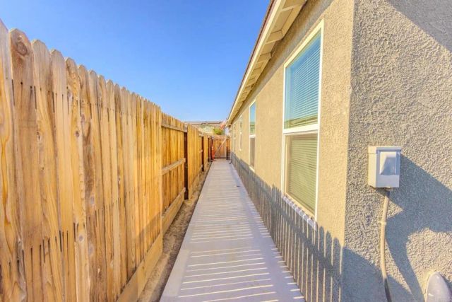 5803 Vespucci Avenue, Bakersfield, CA 93313