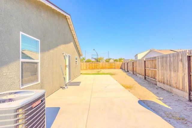 5803 Vespucci Avenue, Bakersfield, CA 93313