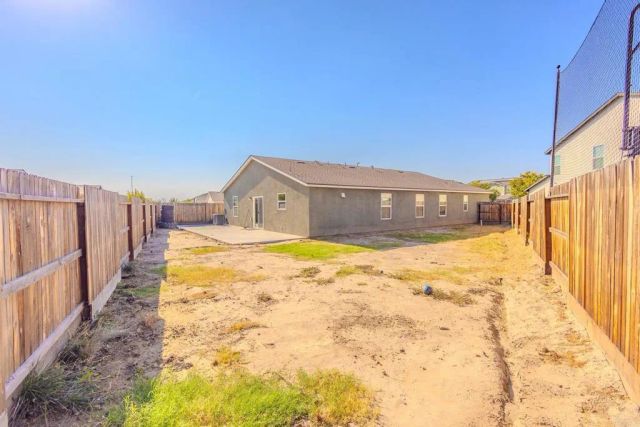 5803 Vespucci Avenue, Bakersfield, CA 93313