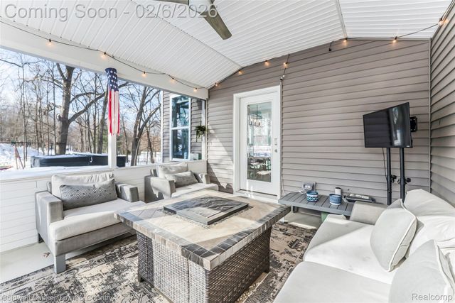 9522 Chalfonte Drive, Green Oak Township, MI 48116