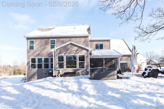9522 Chalfonte Drive, Green Oak Township, MI 48116