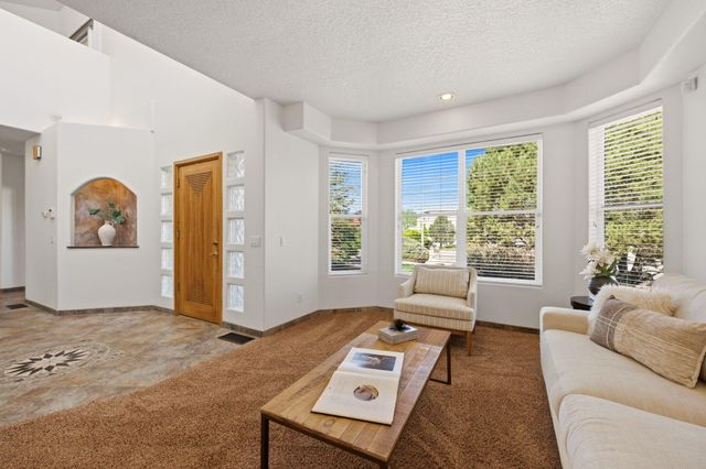 608 Posada Court SE, Albuquerque, NM 87123